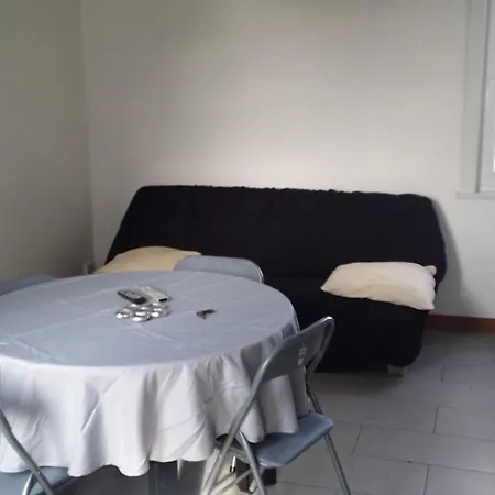 F2 Avec Terasse Sud Ouest *