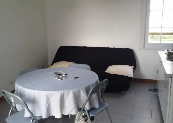 F2 Avec Terasse Sud Ouest *